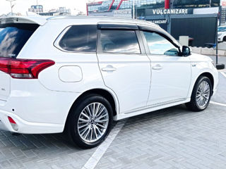 Mitsubishi Outlander foto 4