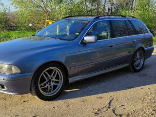 BMW 5 Series foto 8