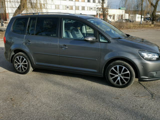 Volkswagen Touran foto 4