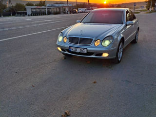 Mercedes E-Class foto 3