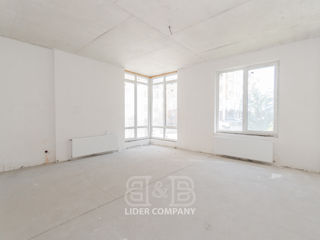 Apartament cu 2 camere, 120 m², Buiucani, Chișinău foto 2