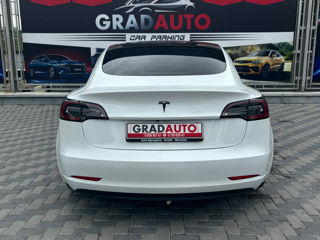 Tesla Model 3 foto 7