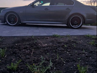 BMW 5 Series foto 3
