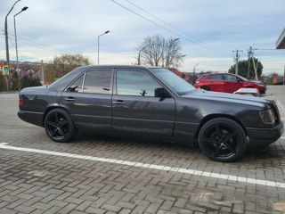 Mercedes E-Class foto 4