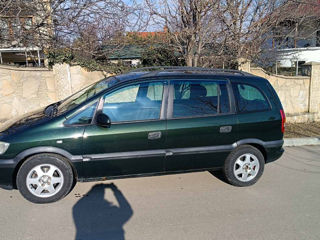 Opel Zafira foto 2