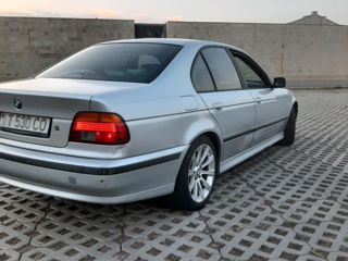 BMW 5 Series foto 6