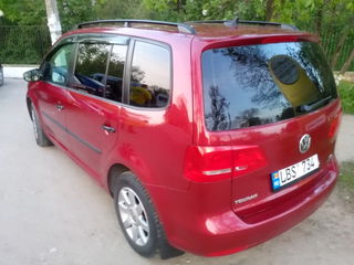 Volkswagen Touran foto 10