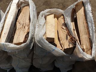 Se vinde lemne la sac. foto 2