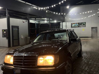 Mercedes Series (W124) foto 2