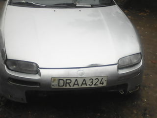 Mazda 323 foto 3