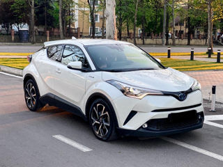 Toyota C-HR foto 1