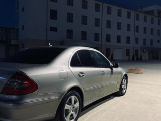 Mercedes E-Class foto 8