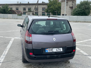 Renault Grand Scenic foto 2