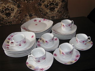 Продам красивые столовые наборы тарелок и наборы стаканов и разное. foto 2