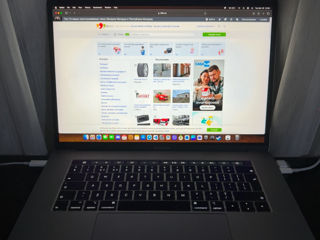 MacBook Pro 15in 2018 foto 3