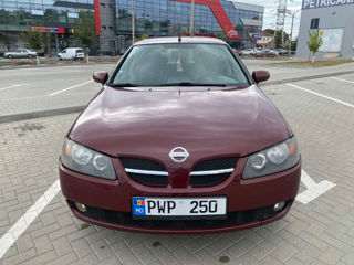 Nissan Almera foto 1