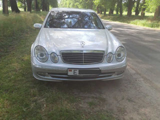 Mercedes E-Class foto 3