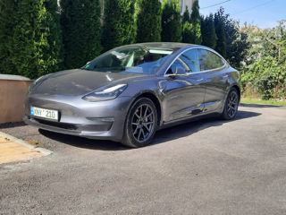 Tesla Model 3 foto 2