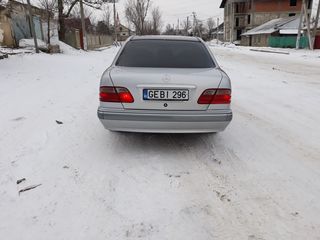 Mercedes E Class foto 6