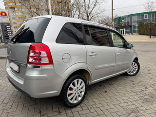 Opel Zafira foto 2