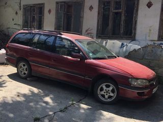 Opel Omega foto 1