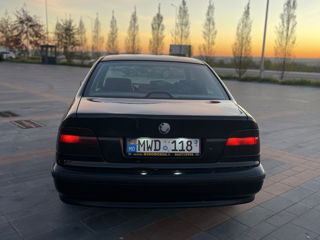 BMW 5 Series foto 4