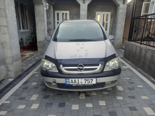 Opel Zafira foto 1