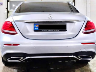 Mercedes E-Class foto 2