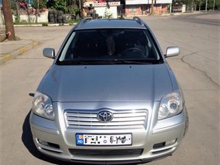 Toyota Avensis foto 5