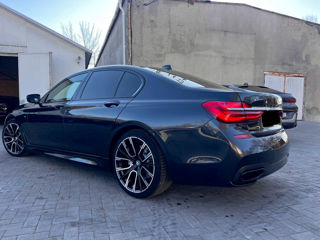 BMW 7 Series foto 4