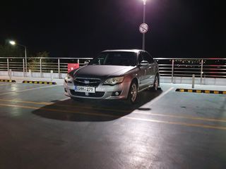 Subaru Legacy foto 2