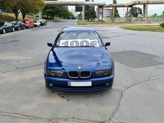 BMW 5 Series foto 2