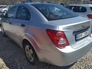 Chevrolet Aveo foto 3