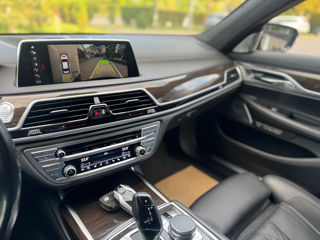 BMW 7 Series foto 10