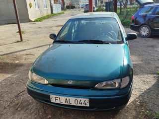 Hyundai Accent foto 1