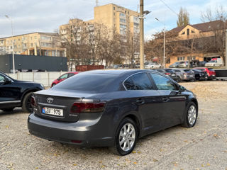 Toyota Avensis foto 5