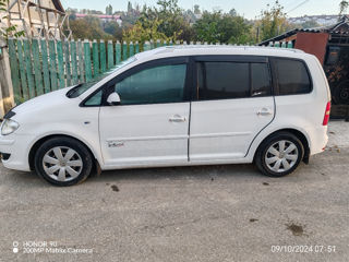 Volkswagen Touran foto 8