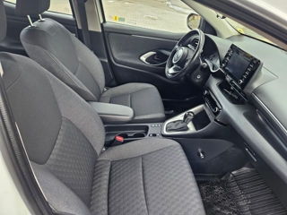 Toyota Yaris фото 7