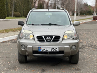 Nissan X-Trail foto 2