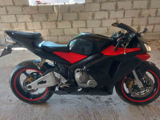 Honda CBR foto 2