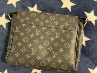 Louis Vuitton Logo bag foto 2