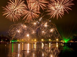 Artificii Ciocana Piața CC Mondial- comercializarea ,fumigene, , фейерверки,салюты,дым цветной foto 3