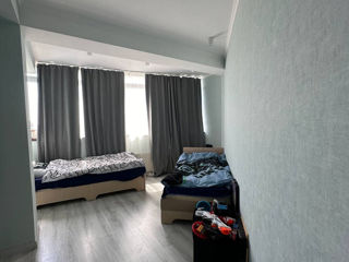 Apartament cu 2 camere, 69 m², Buiucani, Chișinău foto 4