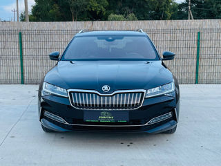 Skoda Superb foto 1