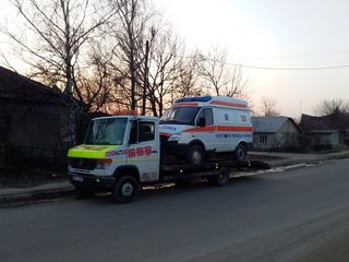 Evacuator  Garantam cel mai bun pret din Chisinau si MD , 24/7 foto 2