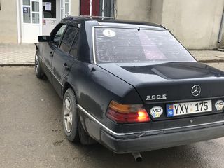 Mercedes Series (W124) foto 5