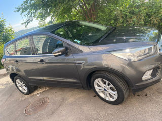 Ford Kuga foto 2