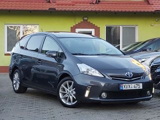 Toyota Prius + foto 3