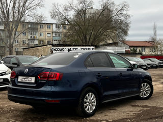 Volkswagen Jetta foto 6