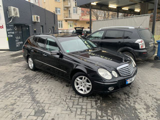 Mercedes E-Class foto 2